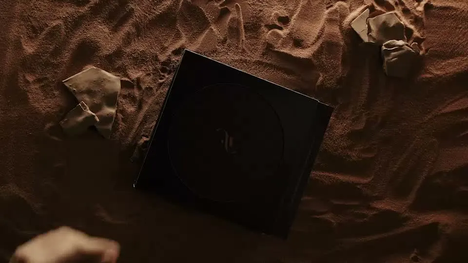 Caja Regalo de Marte sobre arena